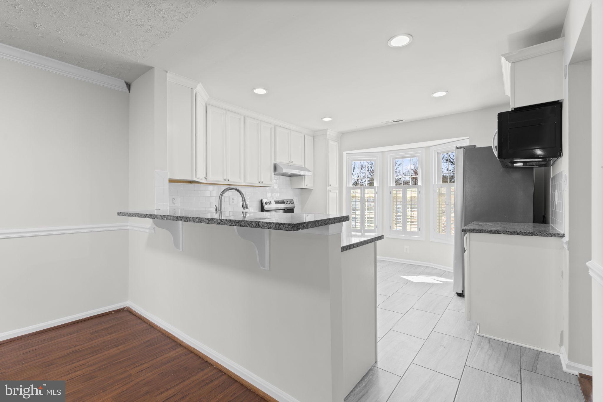 CROFTON MEWS CONDO - Residential