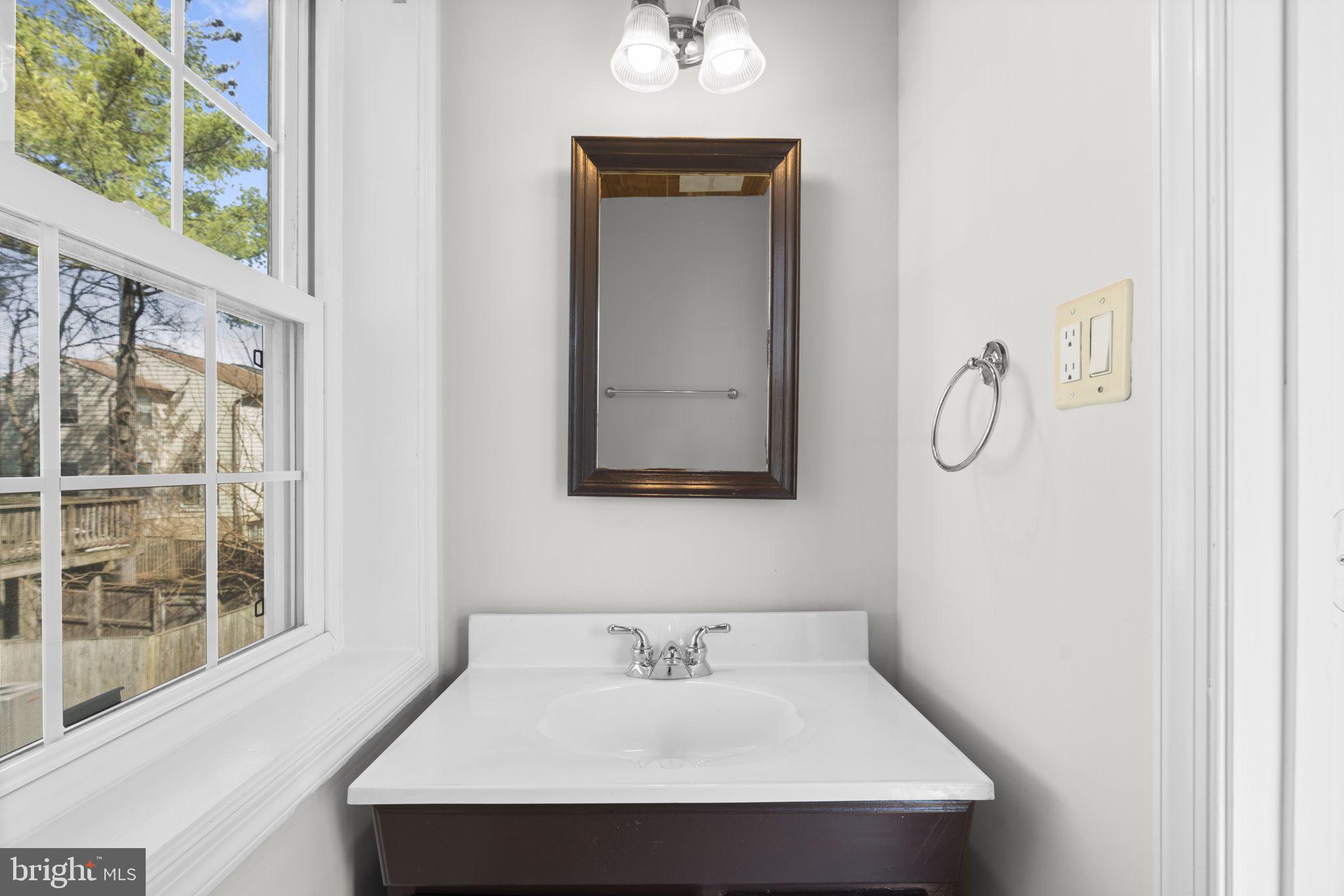 CROFTON MEWS CONDO - Residential