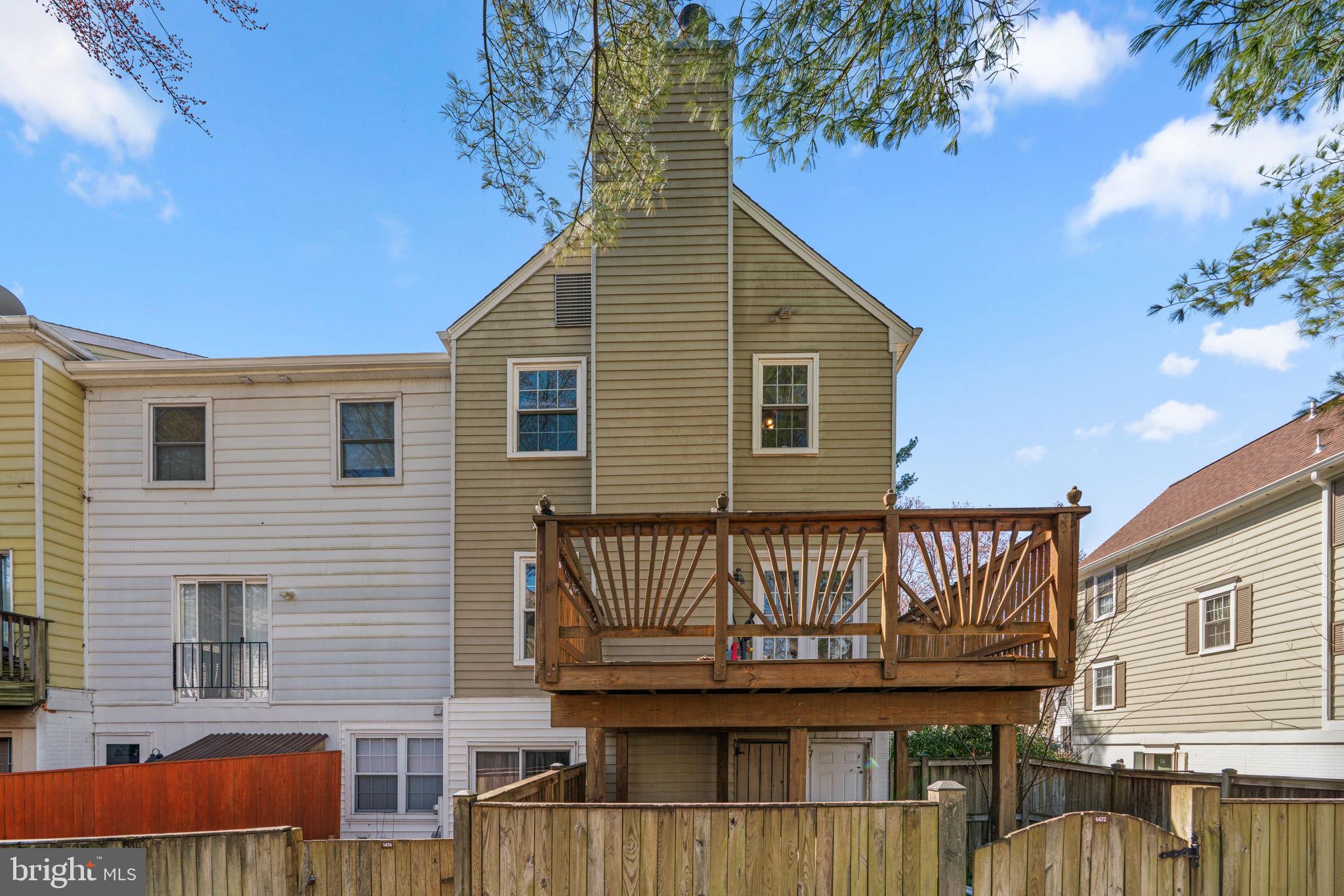 CROFTON MEWS CONDO - Residential