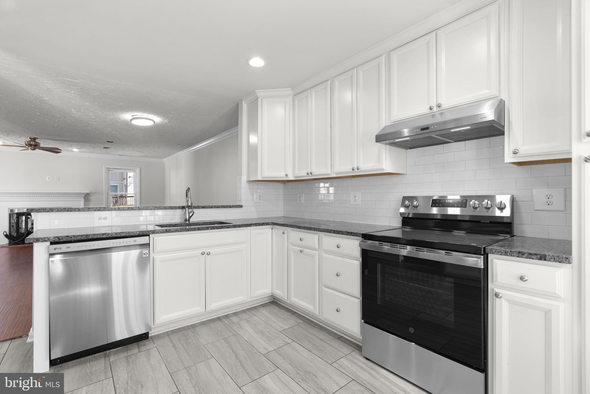 CROFTON MEWS CONDO - Residential