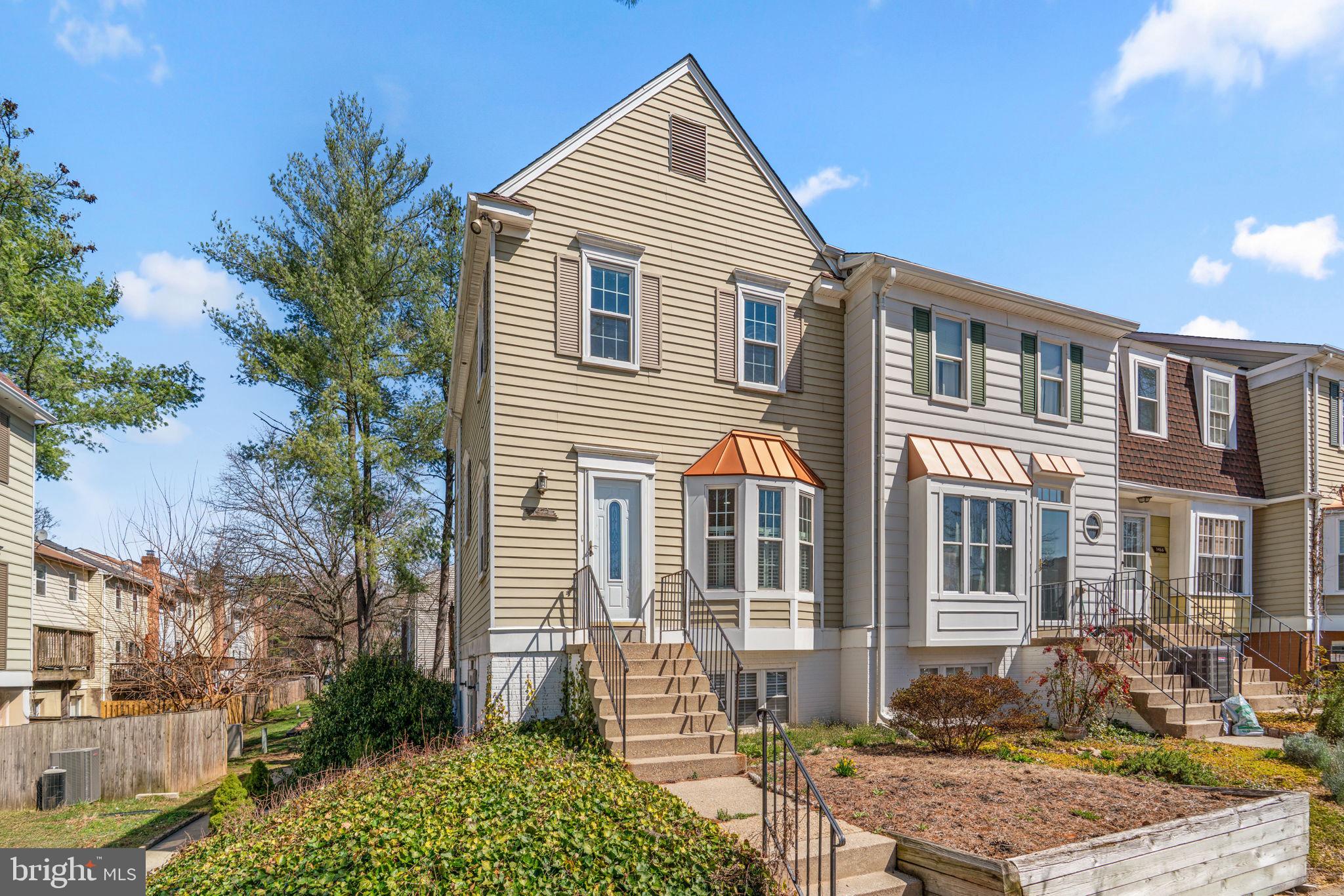 CROFTON MEWS CONDO - Residential