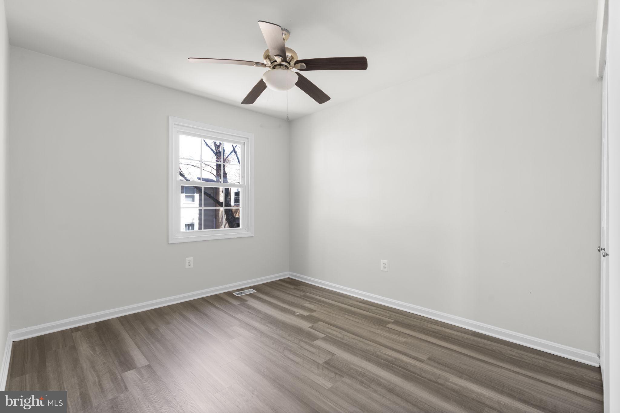 CROFTON MEWS CONDO - Residential