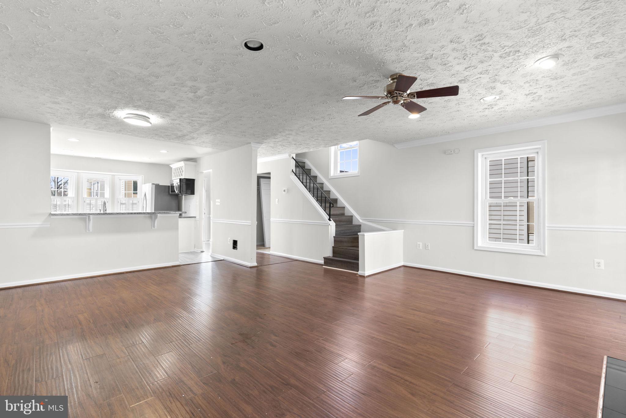 CROFTON MEWS CONDO - Residential