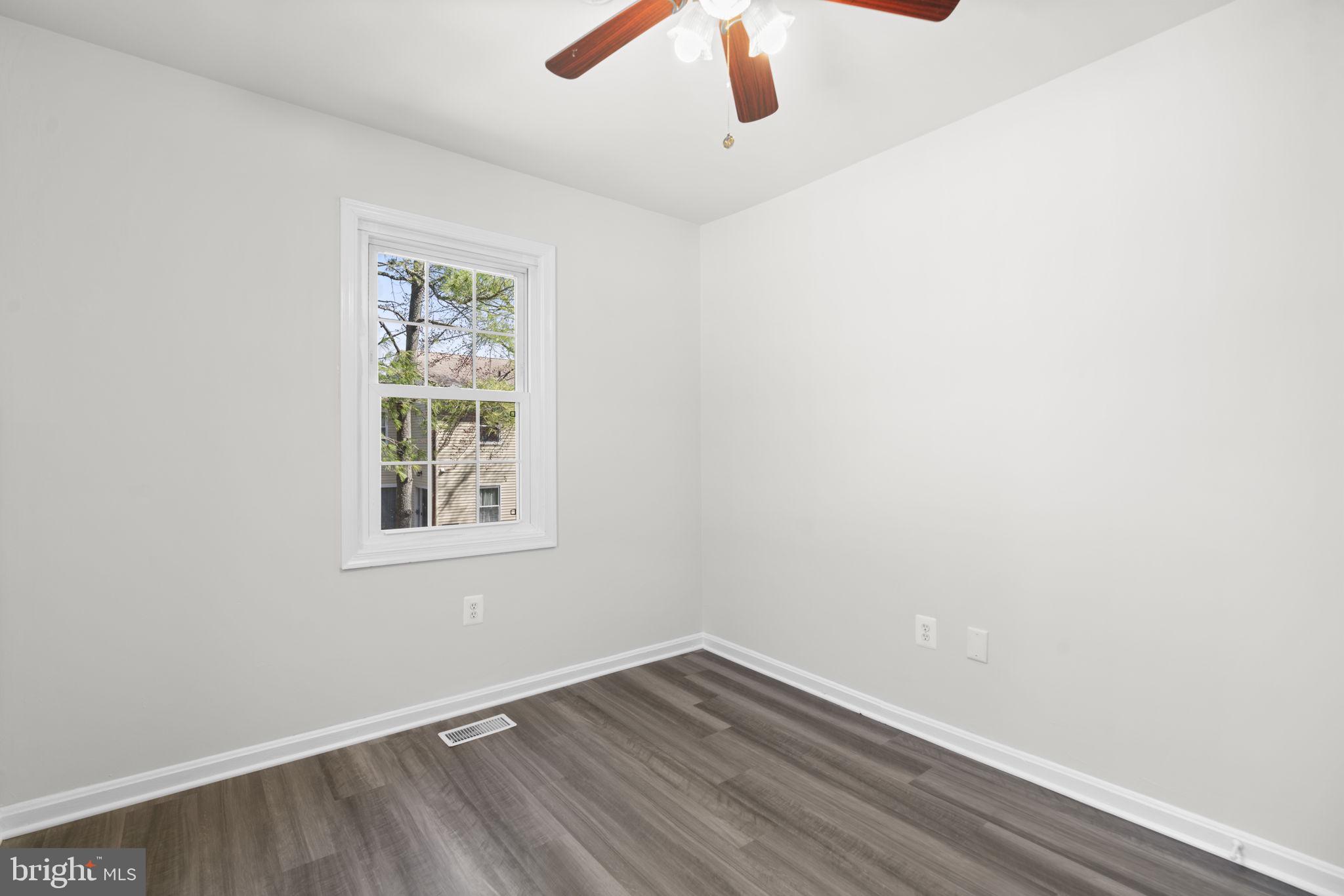 CROFTON MEWS CONDO - Residential