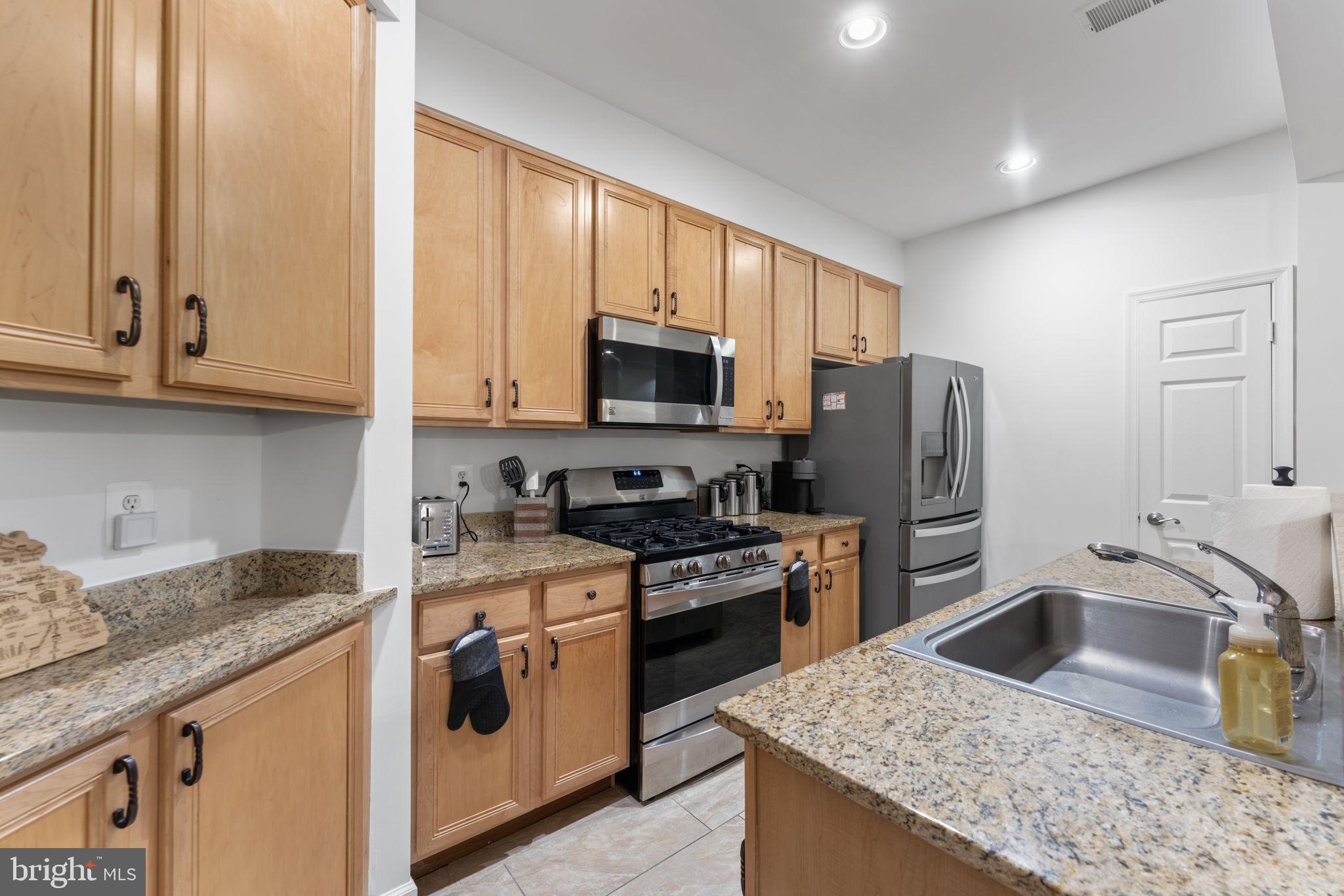 PROVIDENCE SQUARE - Residential