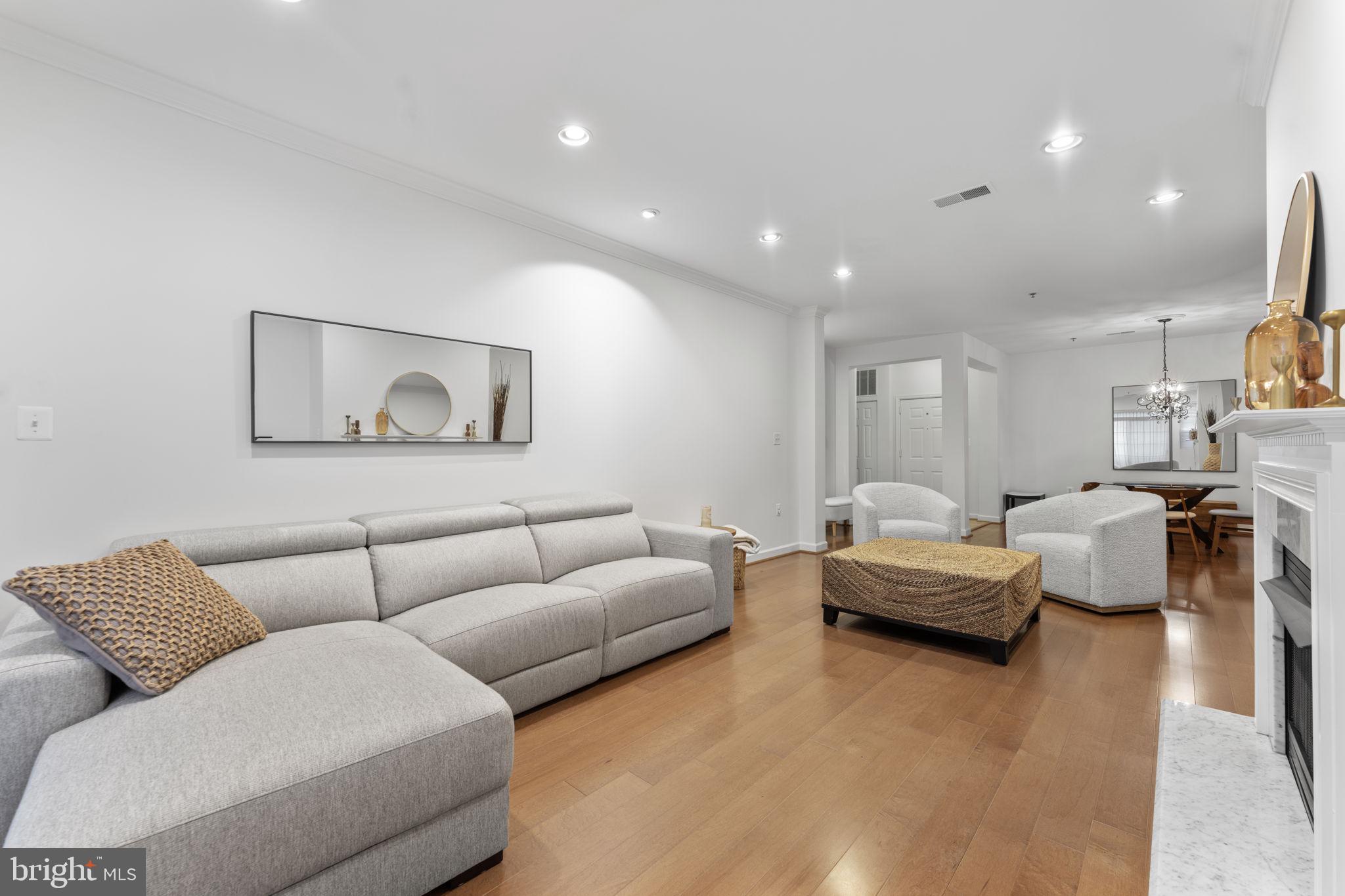 PROVIDENCE SQUARE - Residential