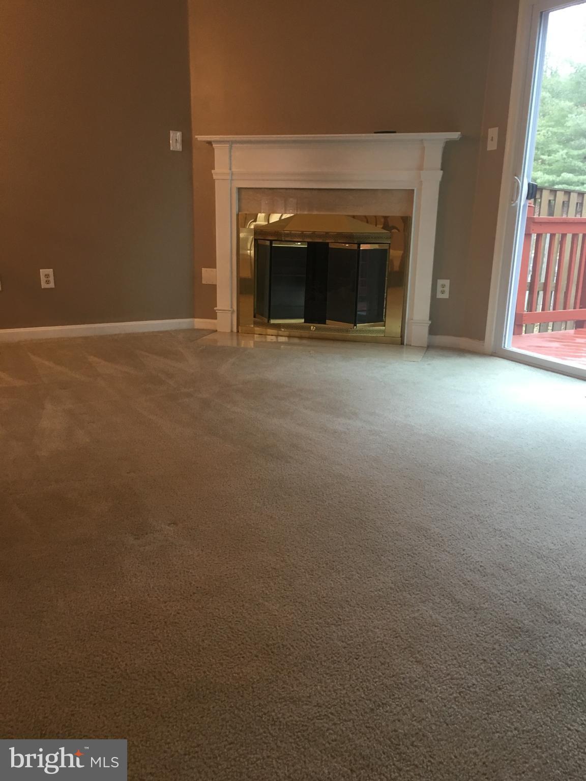 COMPTON VALLEY ESTATES - Residential Lease