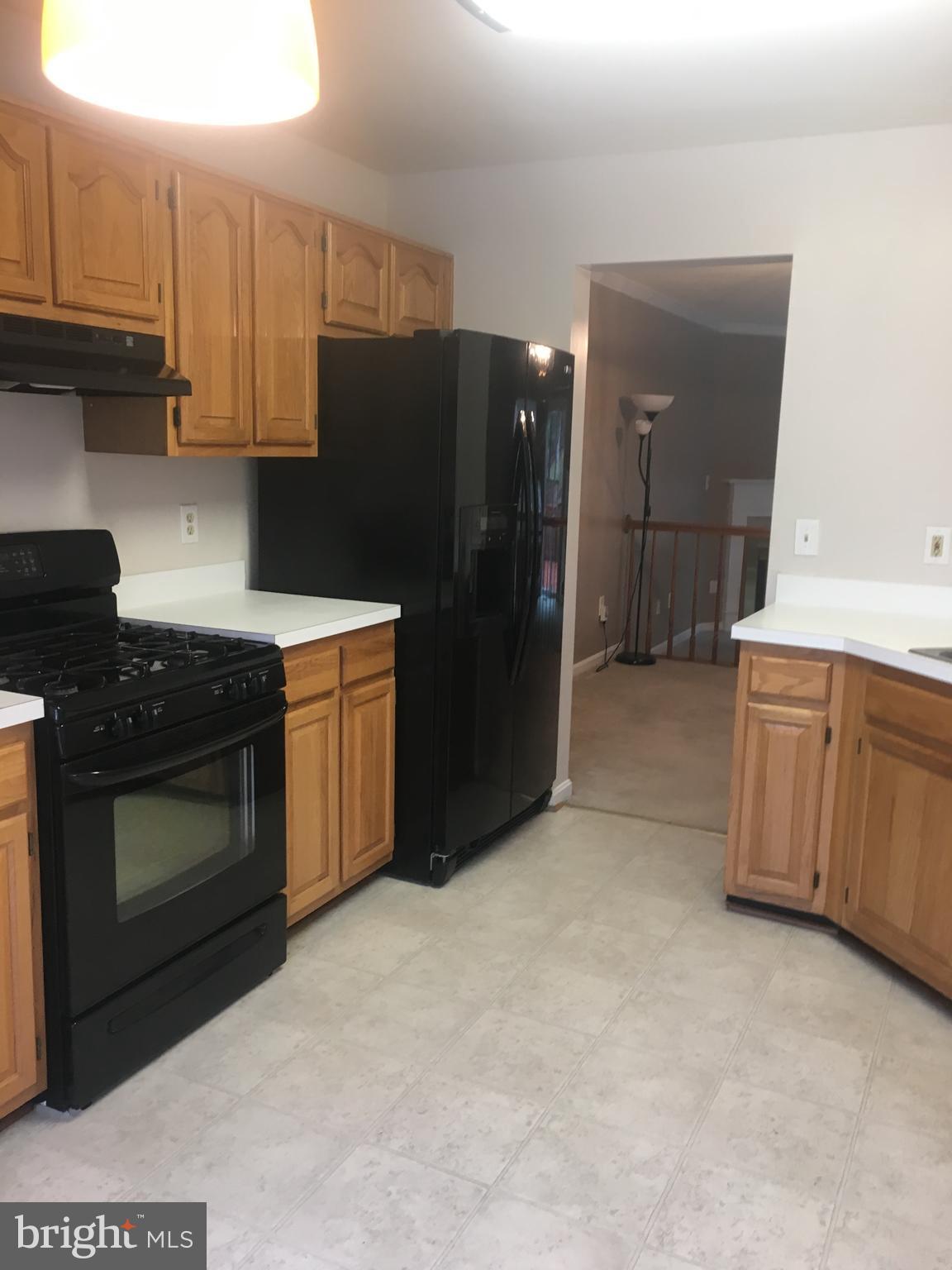 COMPTON VALLEY ESTATES - Residential Lease