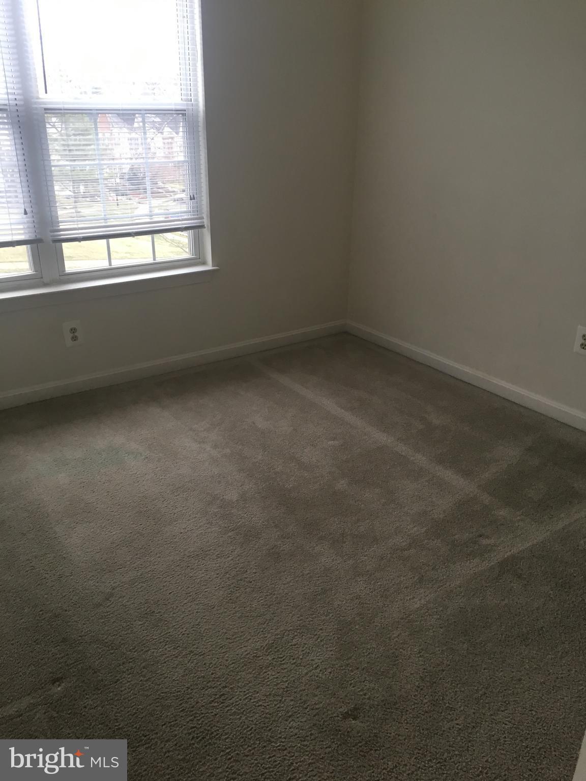 COMPTON VALLEY ESTATES - Residential Lease