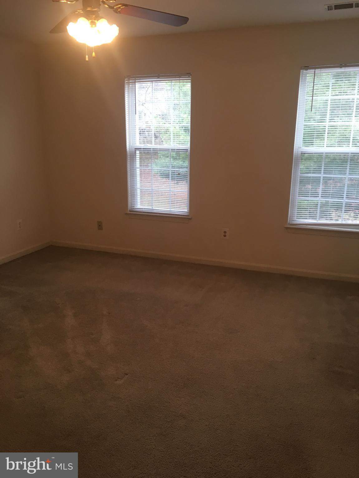 COMPTON VALLEY ESTATES - Residential Lease