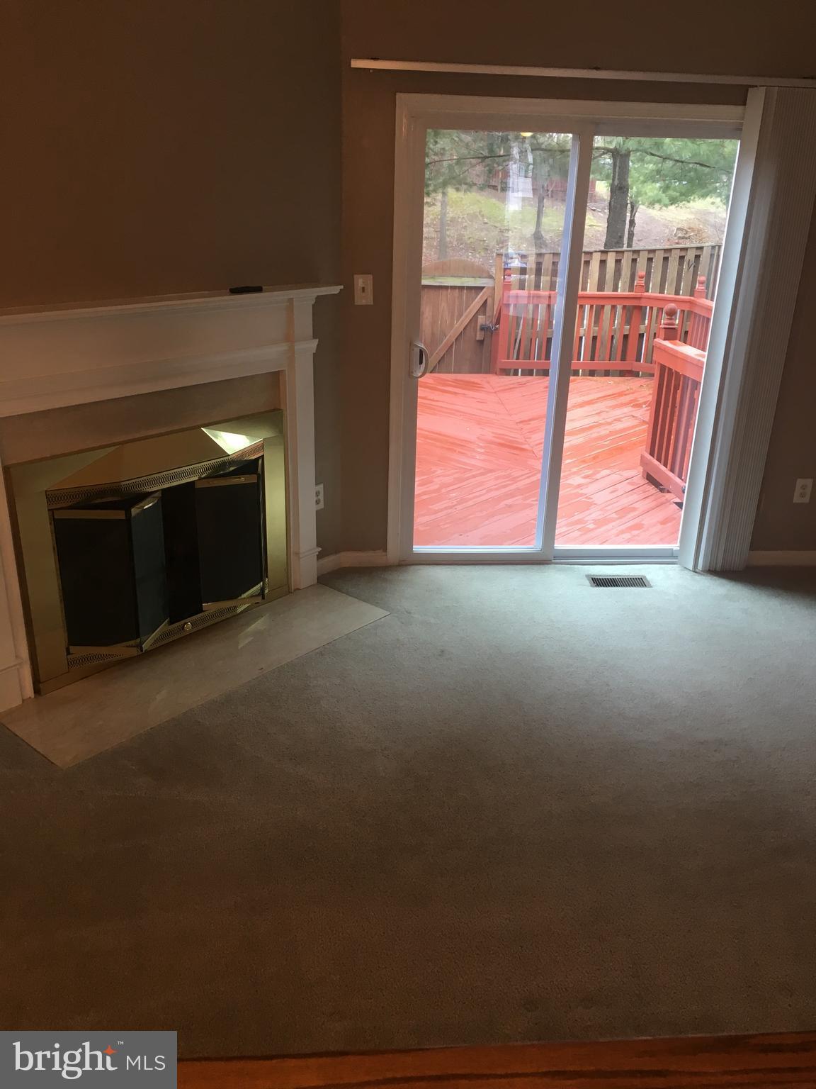 COMPTON VALLEY ESTATES - Residential Lease