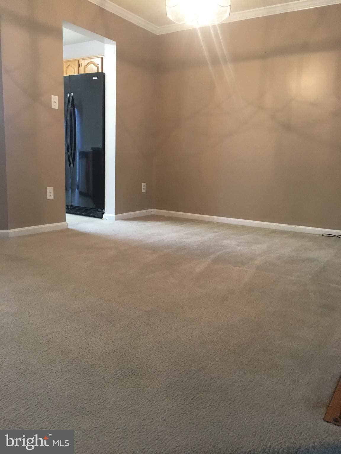 COMPTON VALLEY ESTATES - Residential Lease