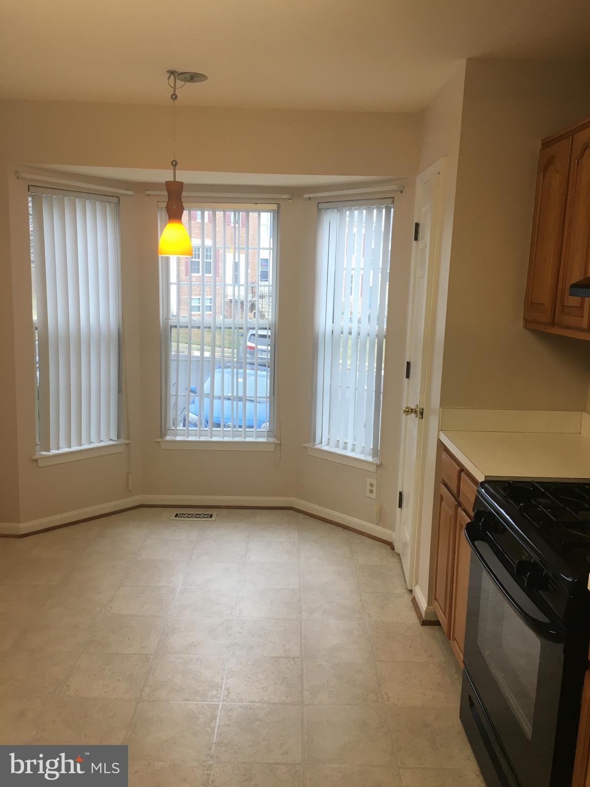 COMPTON VALLEY ESTATES - Residential Lease