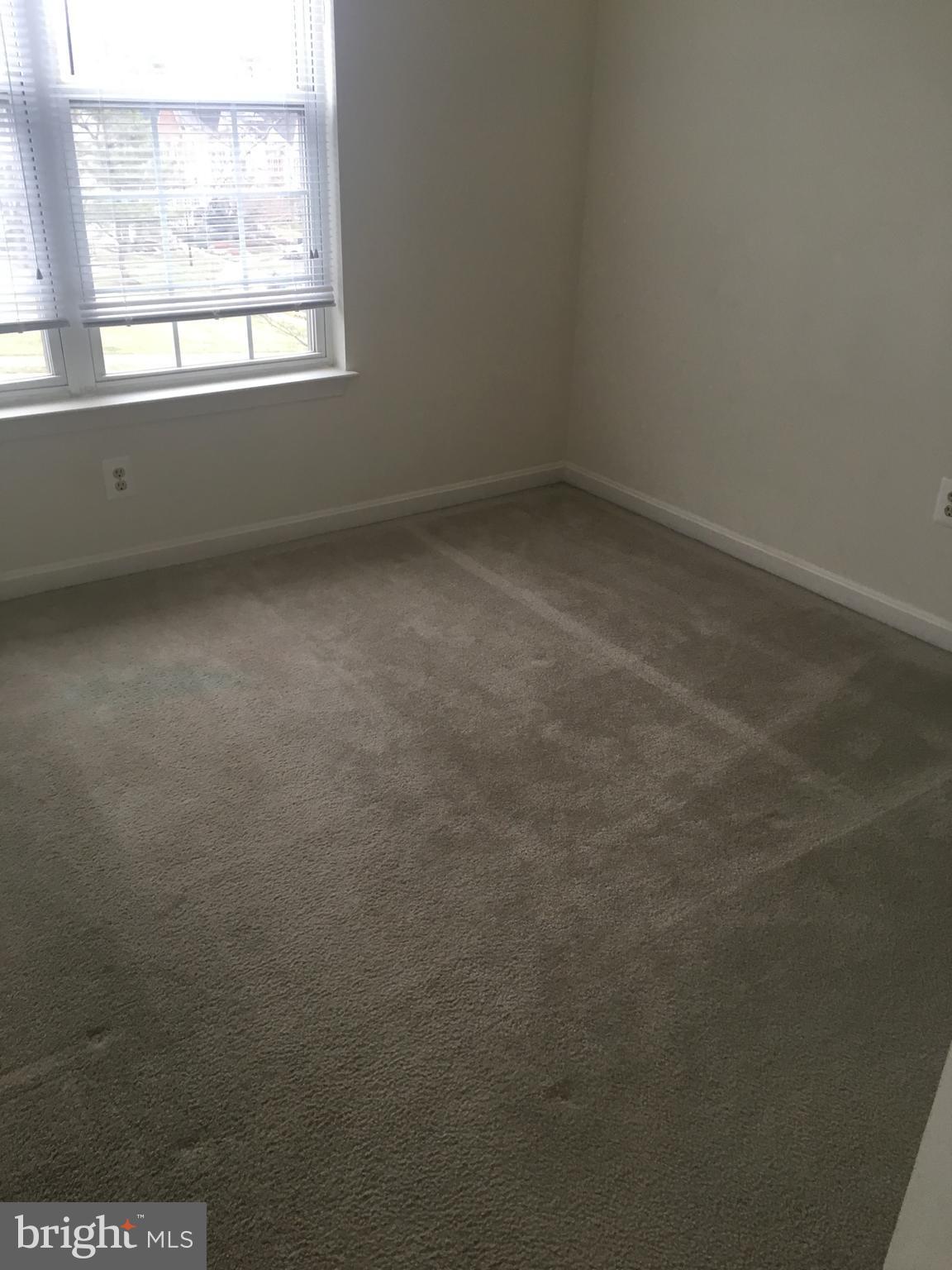 COMPTON VALLEY ESTATES - Residential Lease