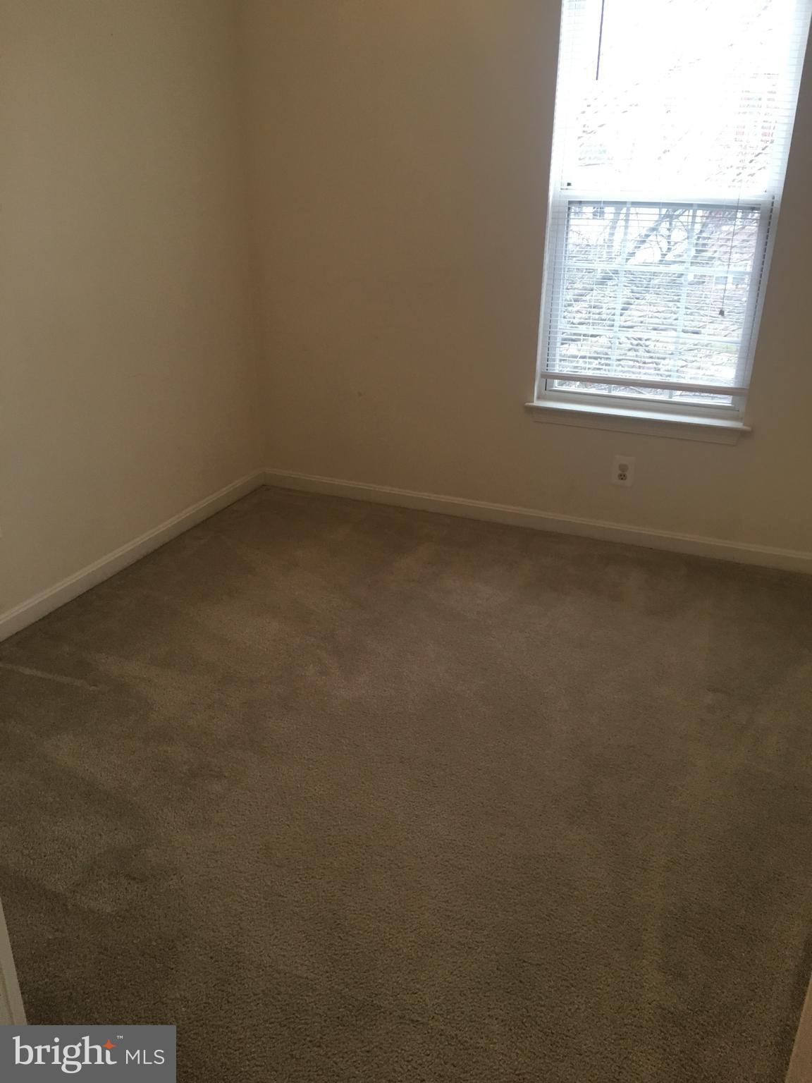 COMPTON VALLEY ESTATES - Residential Lease