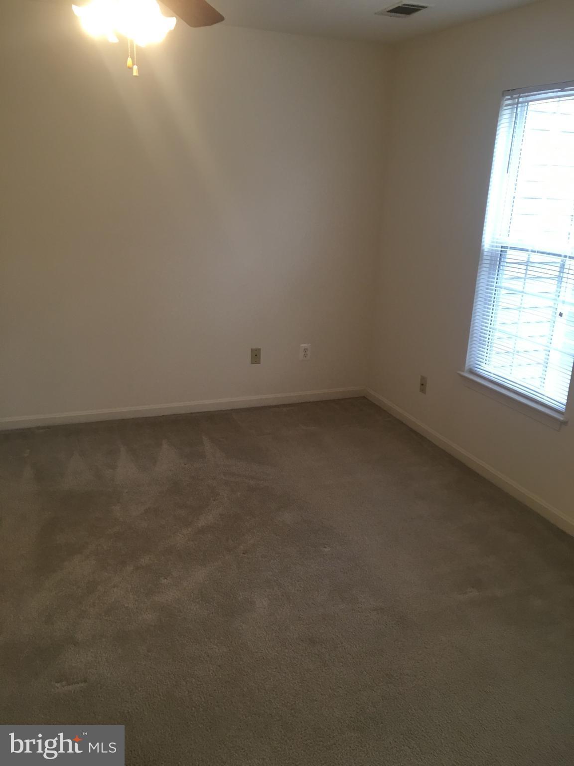 COMPTON VALLEY ESTATES - Residential Lease