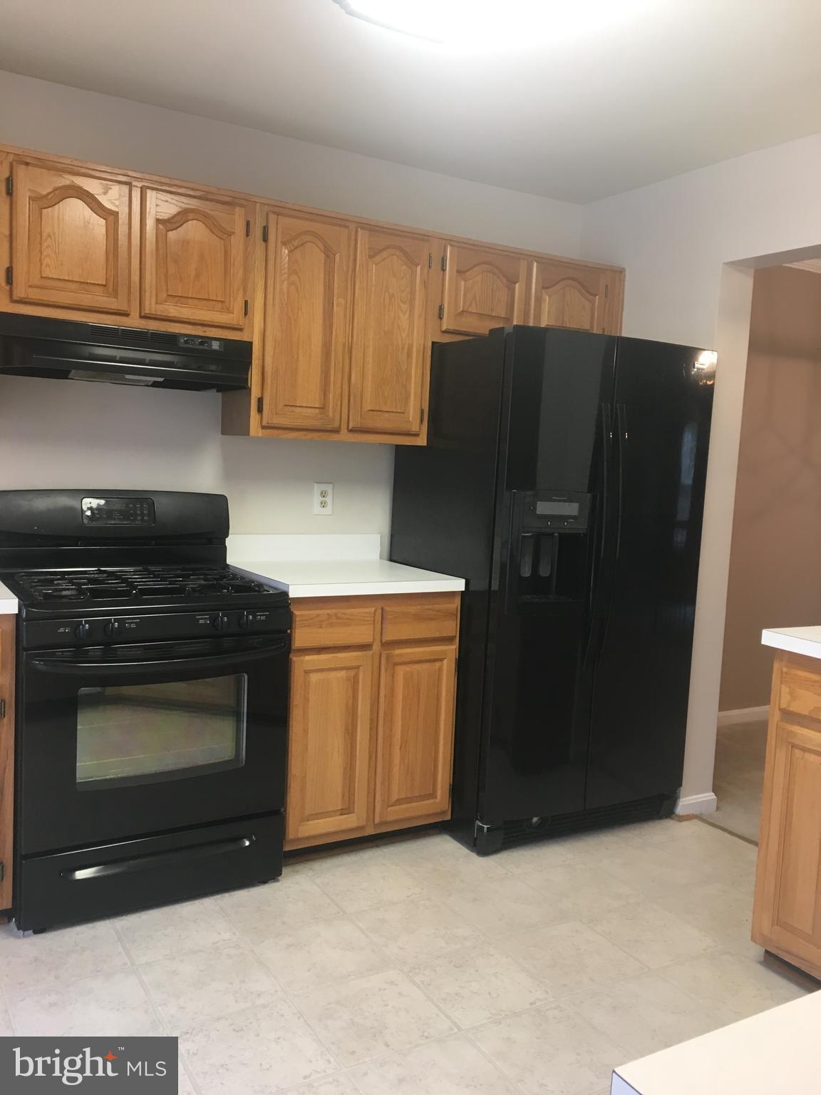 COMPTON VALLEY ESTATES - Residential Lease