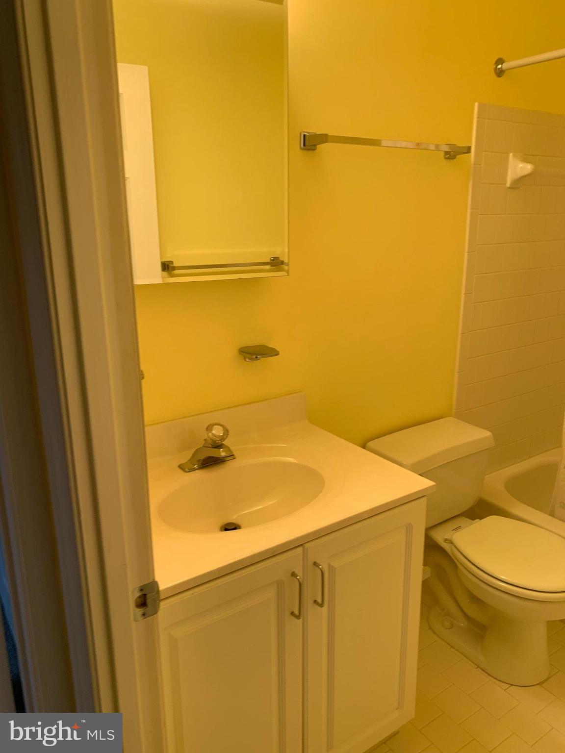 HINES ESTATES - Residential Lease