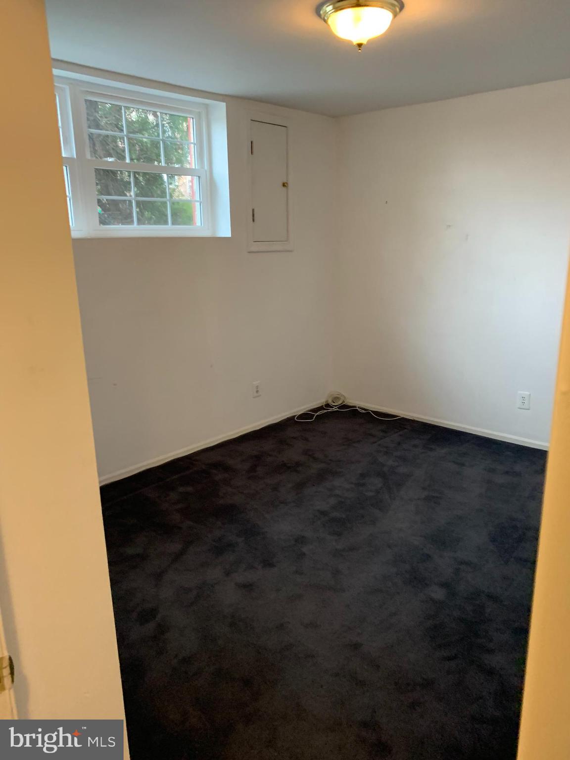 HINES ESTATES - Residential Lease