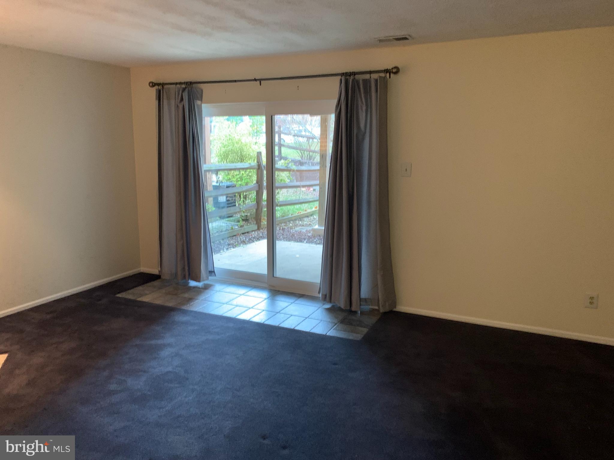 HINES ESTATES - Residential Lease