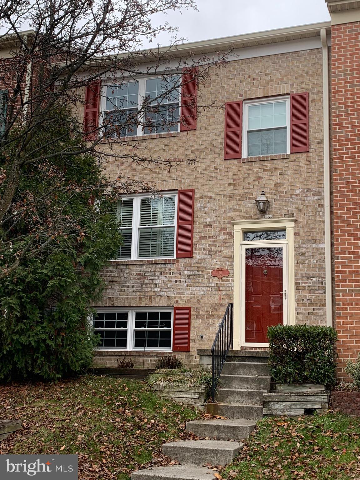 HINES ESTATES - Residential Lease