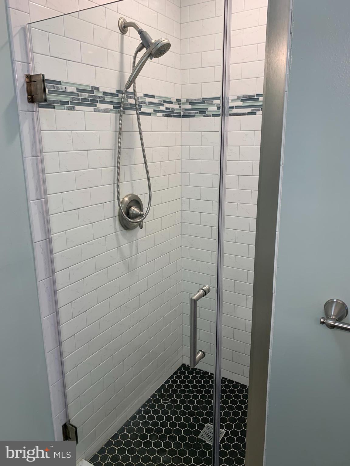 HINES ESTATES - Residential Lease