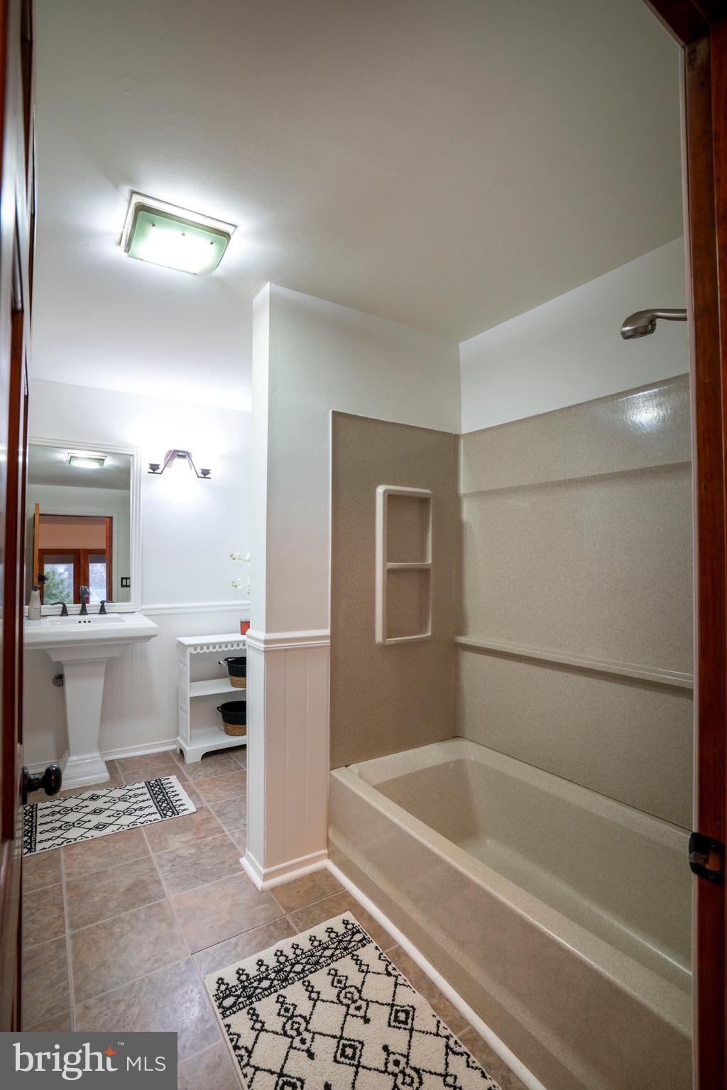 FISHERMANS PARADISE - Residential