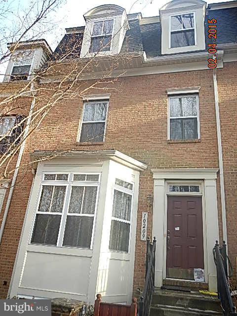 Beautiful, brick face townhome with 2 car garage attached. Located next to the Mall in Columbia, and convenient to Rt 29. Property belongs to the Columbia Association so you will have access to 4 indoor & 23 outdoor pools, as well as discounts at association run fitness facilities and golf courses. Property will require a renovation loan or cash sale due to condition.