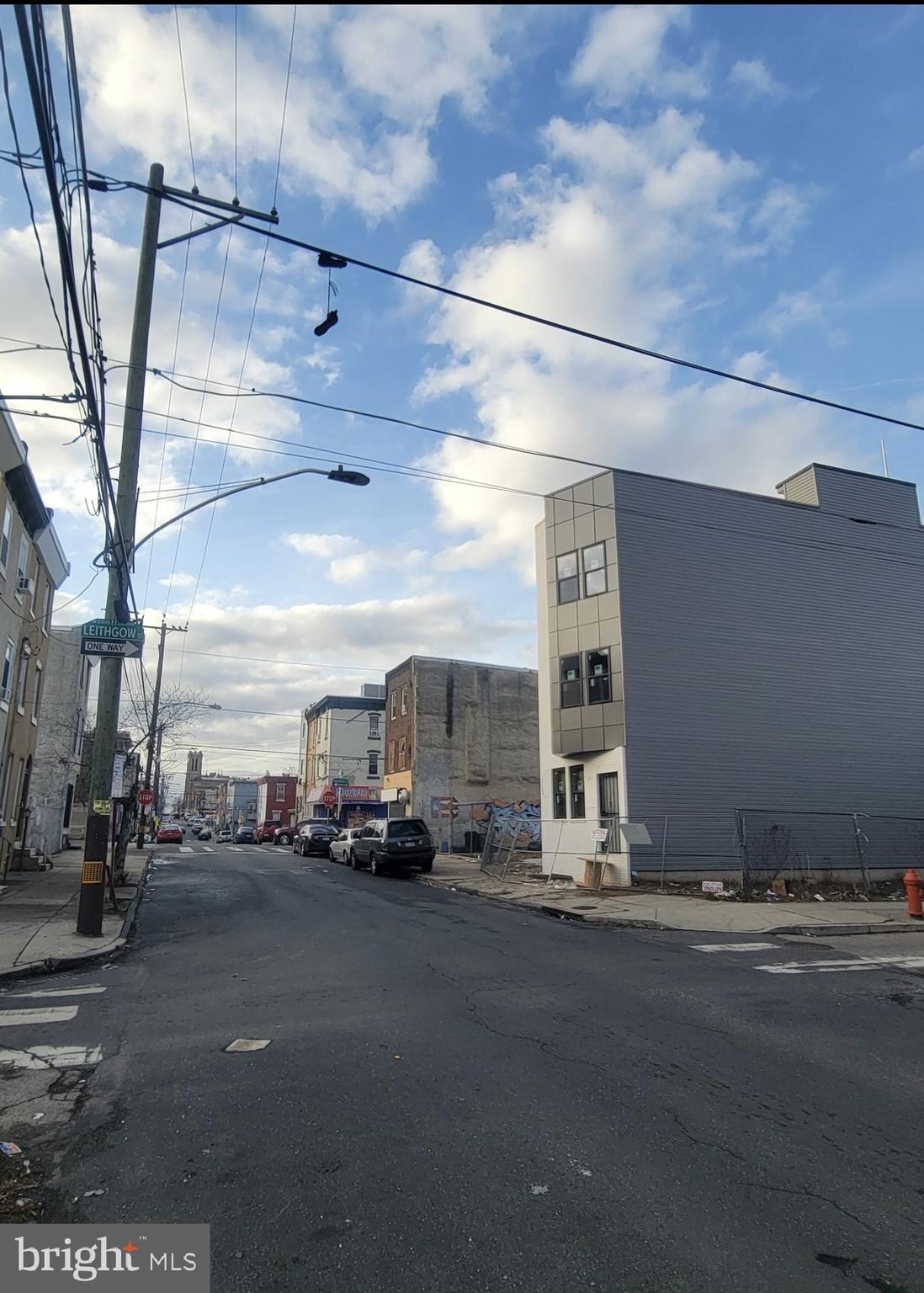 NORRIS SQUARE - Land