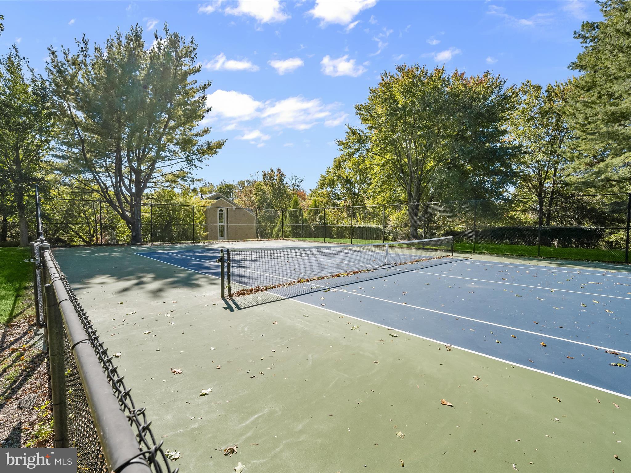 TOWNHOMES OF TIMBERLAND - Residential