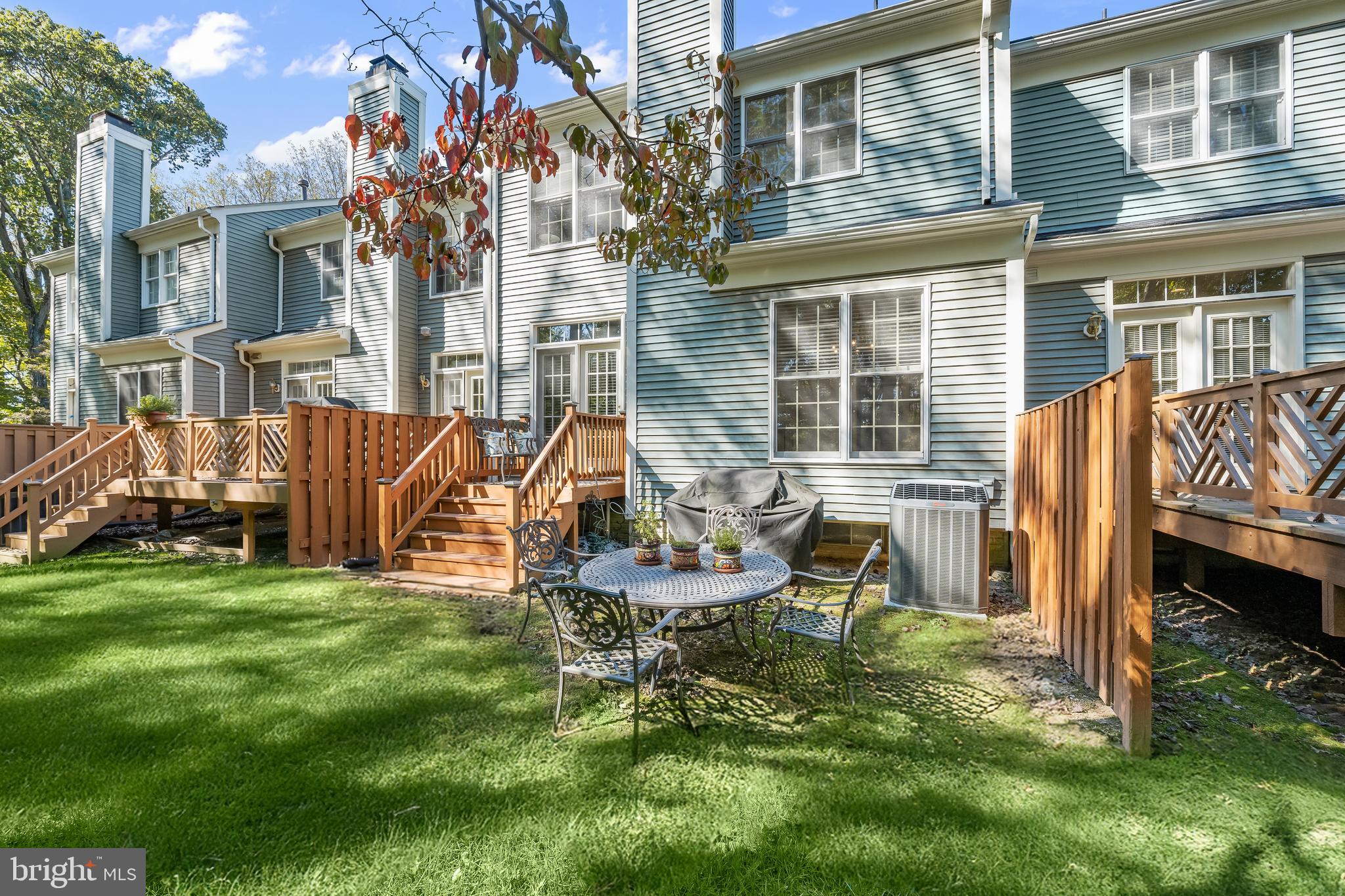 TOWNHOMES OF TIMBERLAND - Residential