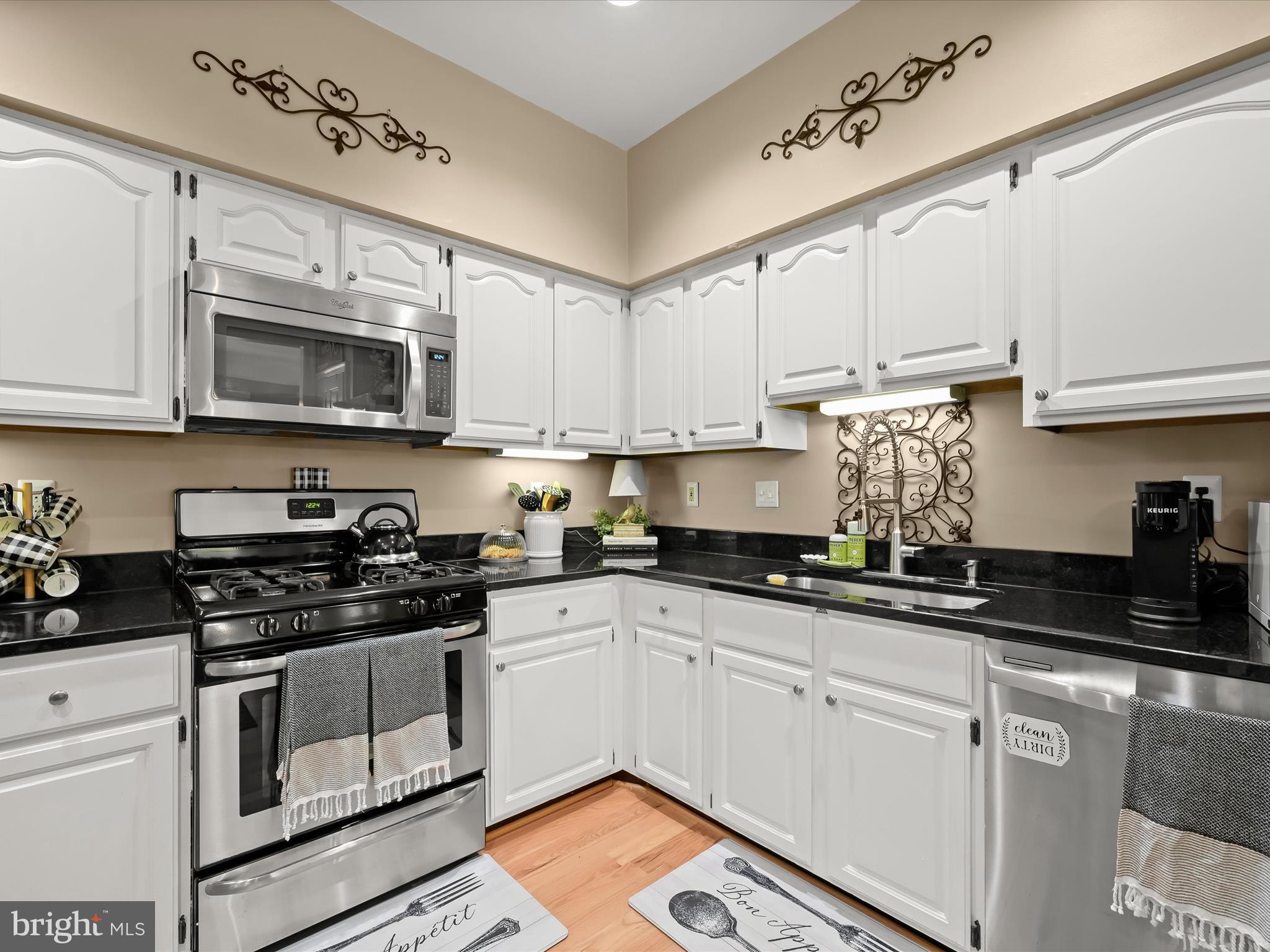 TOWNHOMES OF TIMBERLAND - Residential