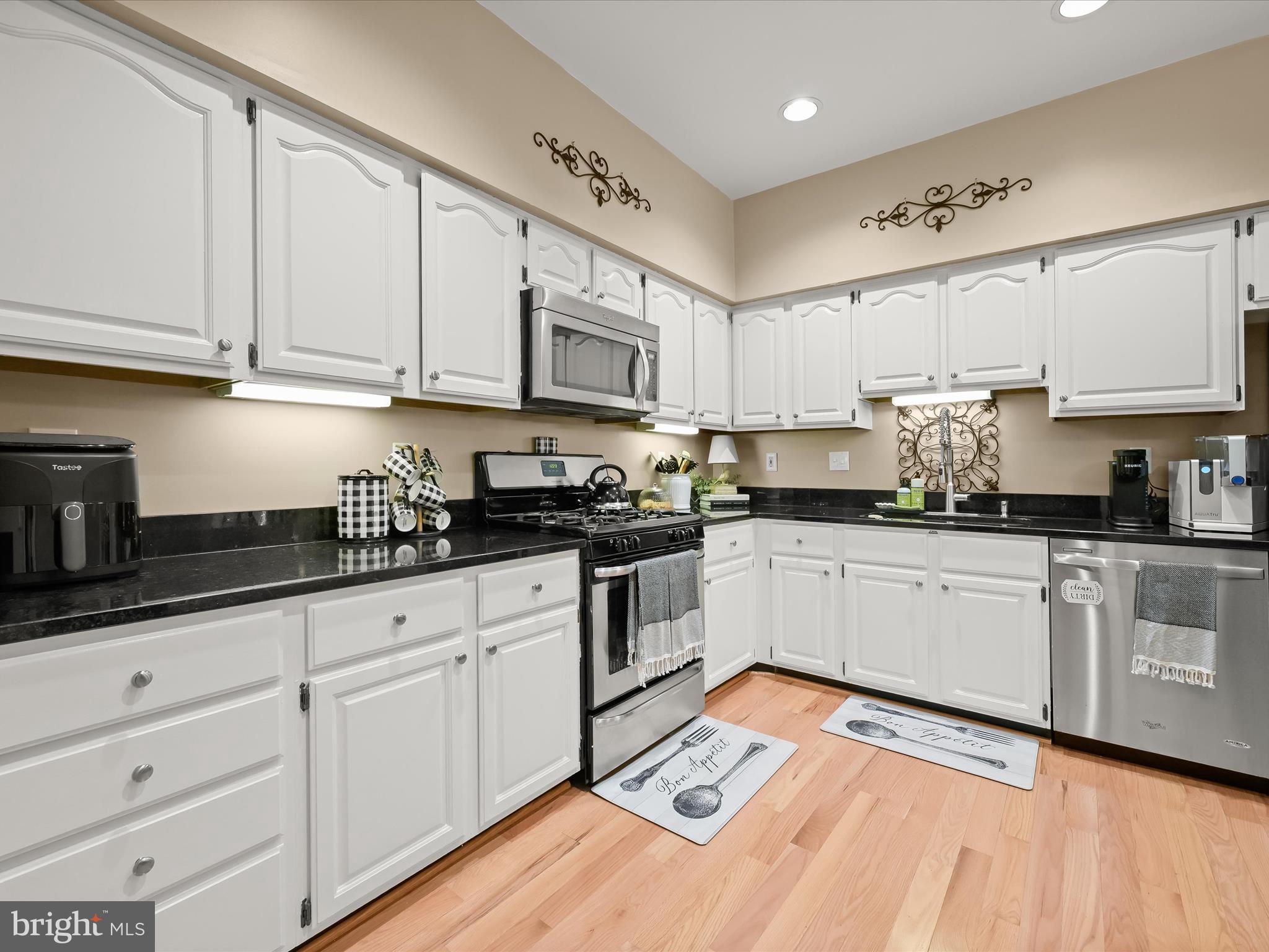 TOWNHOMES OF TIMBERLAND - Residential