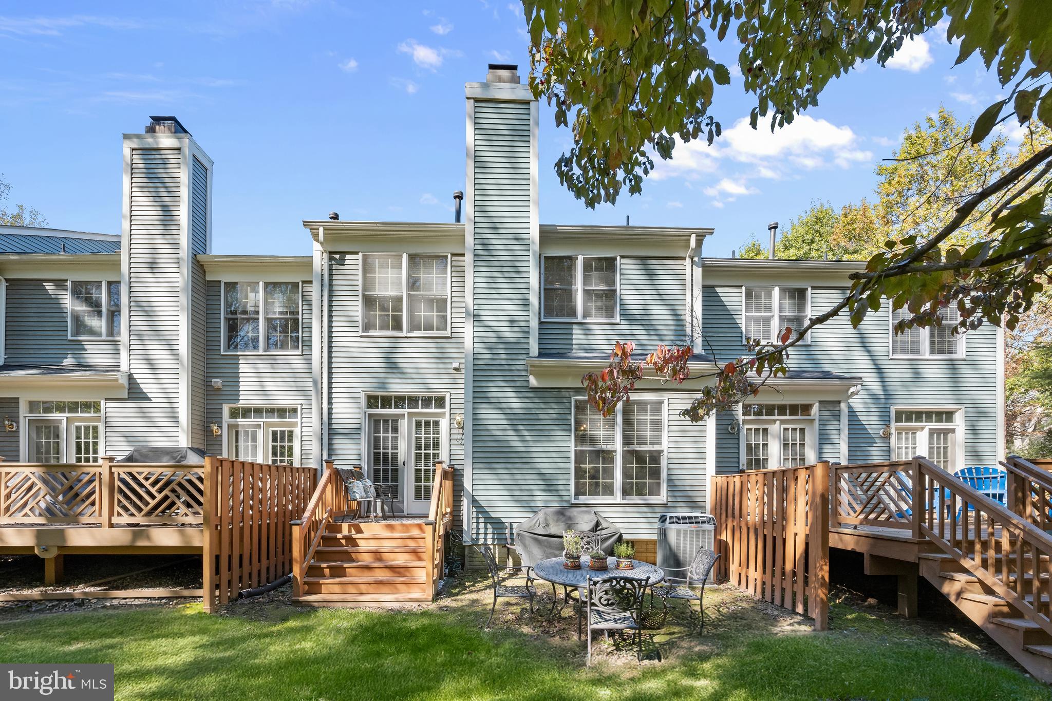 TOWNHOMES OF TIMBERLAND - Residential