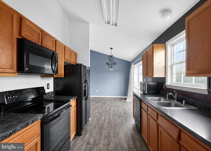 SARAHS CHOICE - Residential