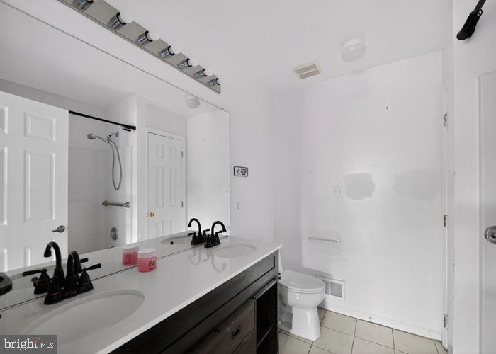 SARAHS CHOICE - Residential