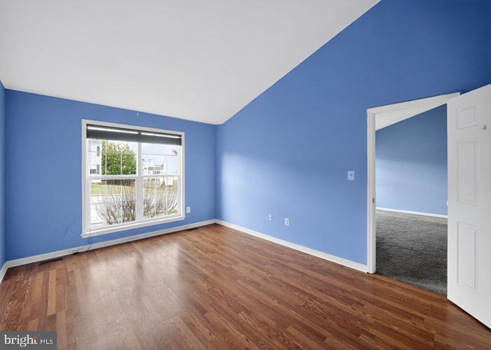 SARAHS CHOICE - Residential