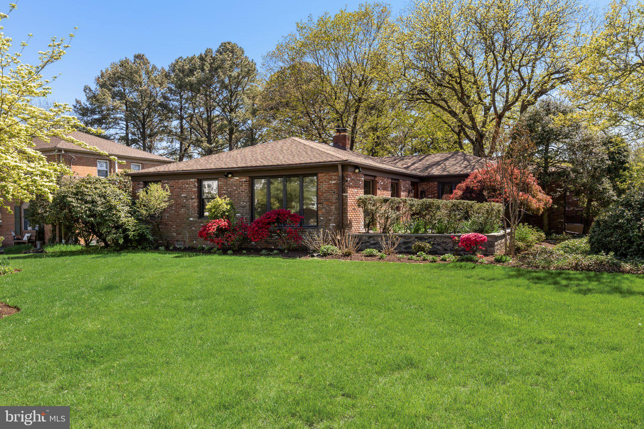 1805 COUNTRY CLUB DRIVE