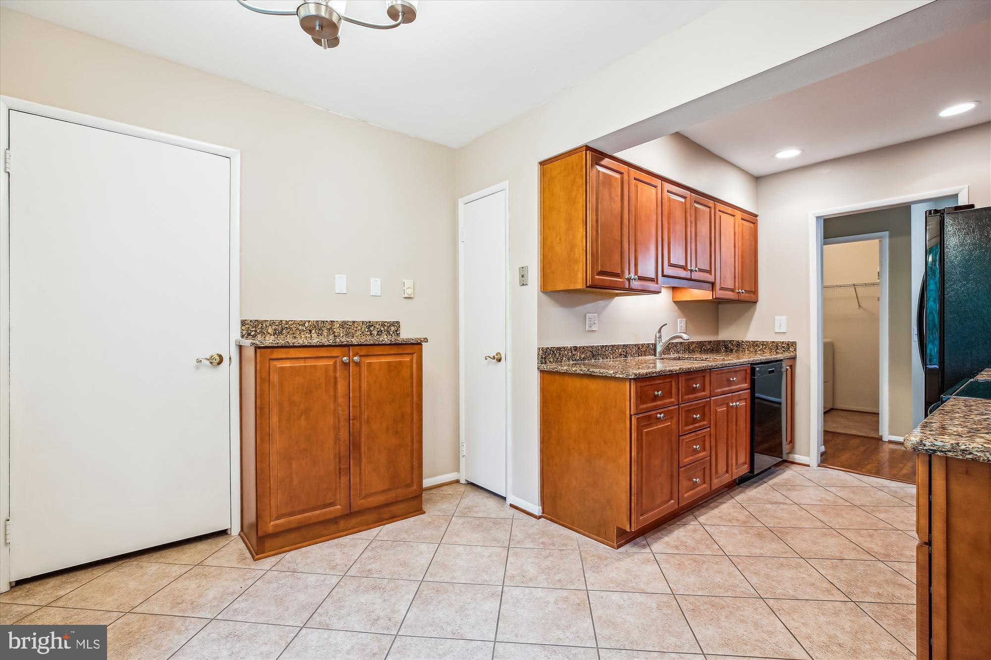 LEISURE WORLD - Residential Lease