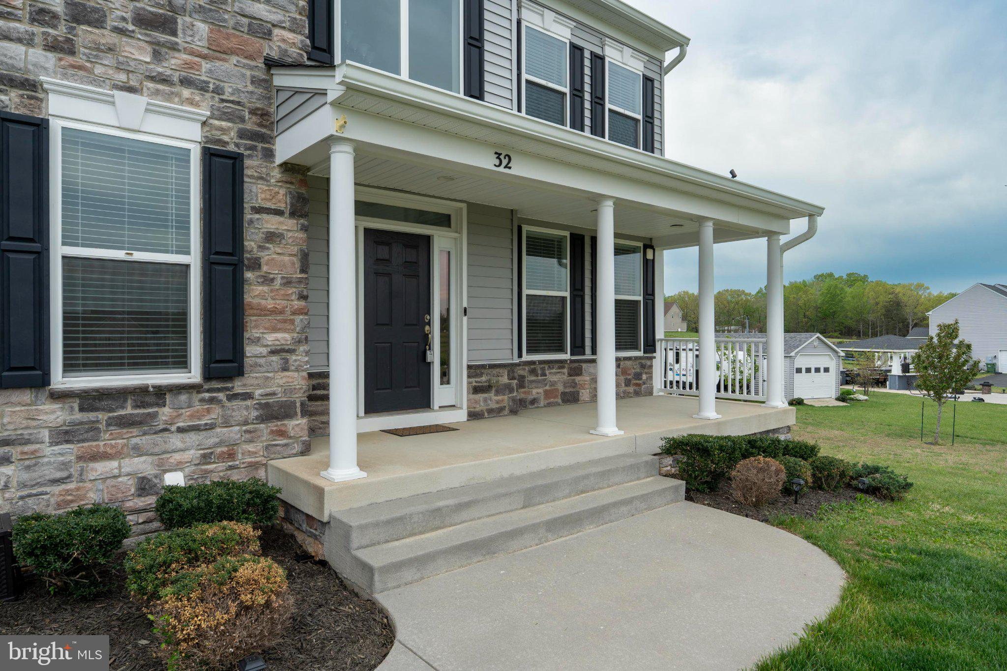 32 RESERVE WAY
