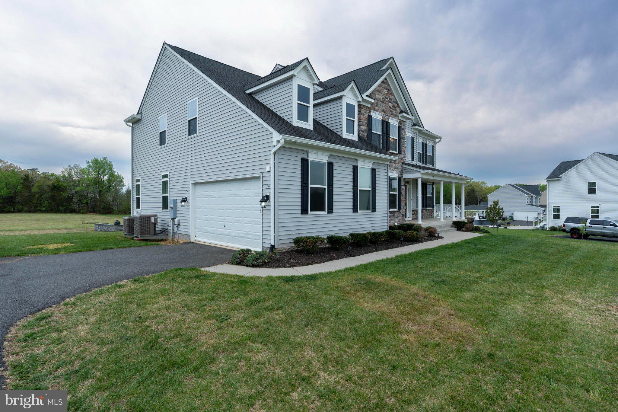 32 RESERVE WAY