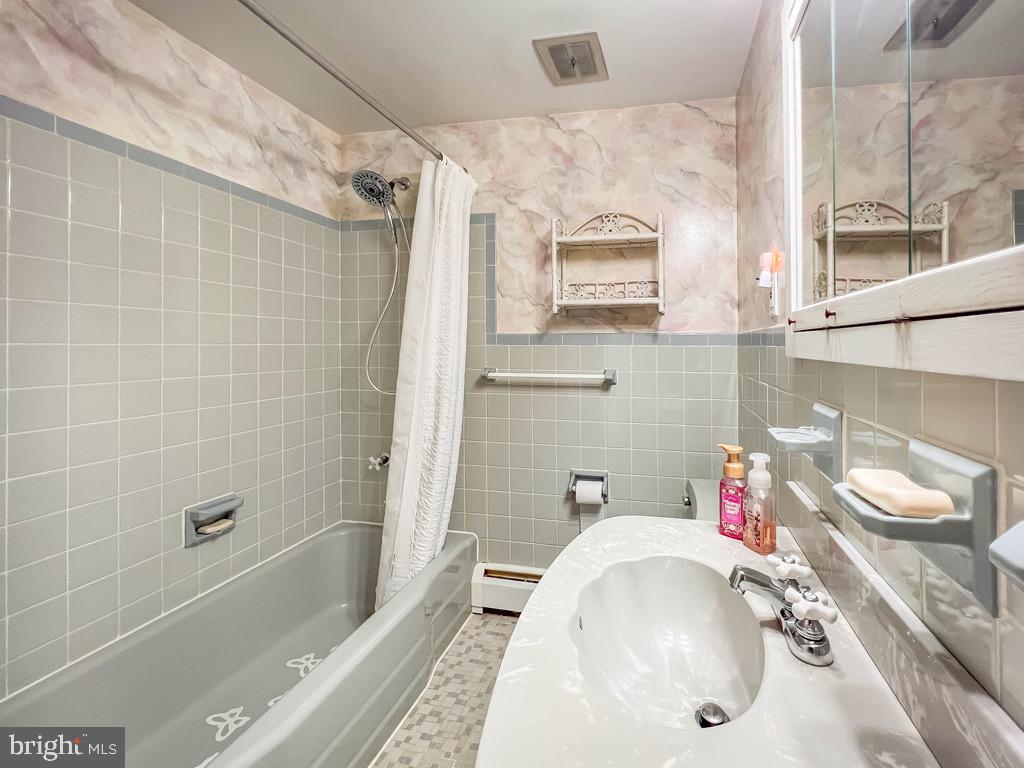 HOLLAND PARK - Residential