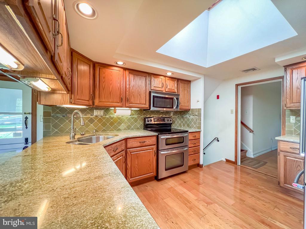 HOLLAND PARK - Residential