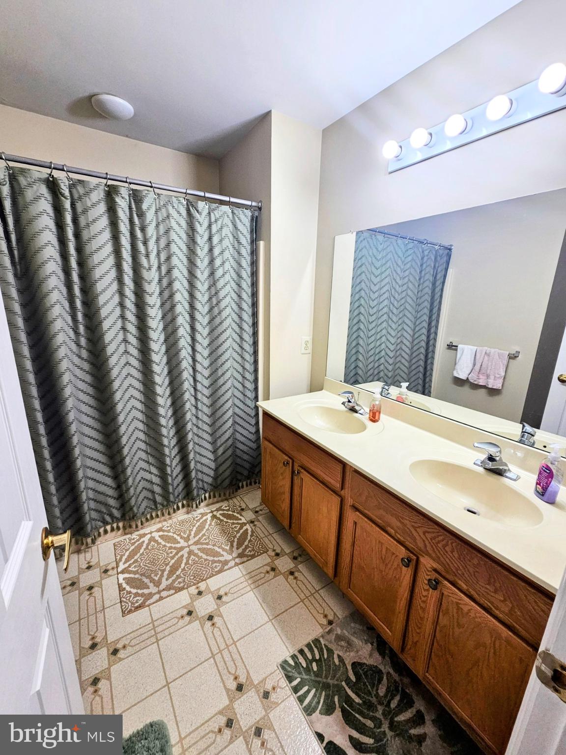 HAMPTON GREEN - Residential