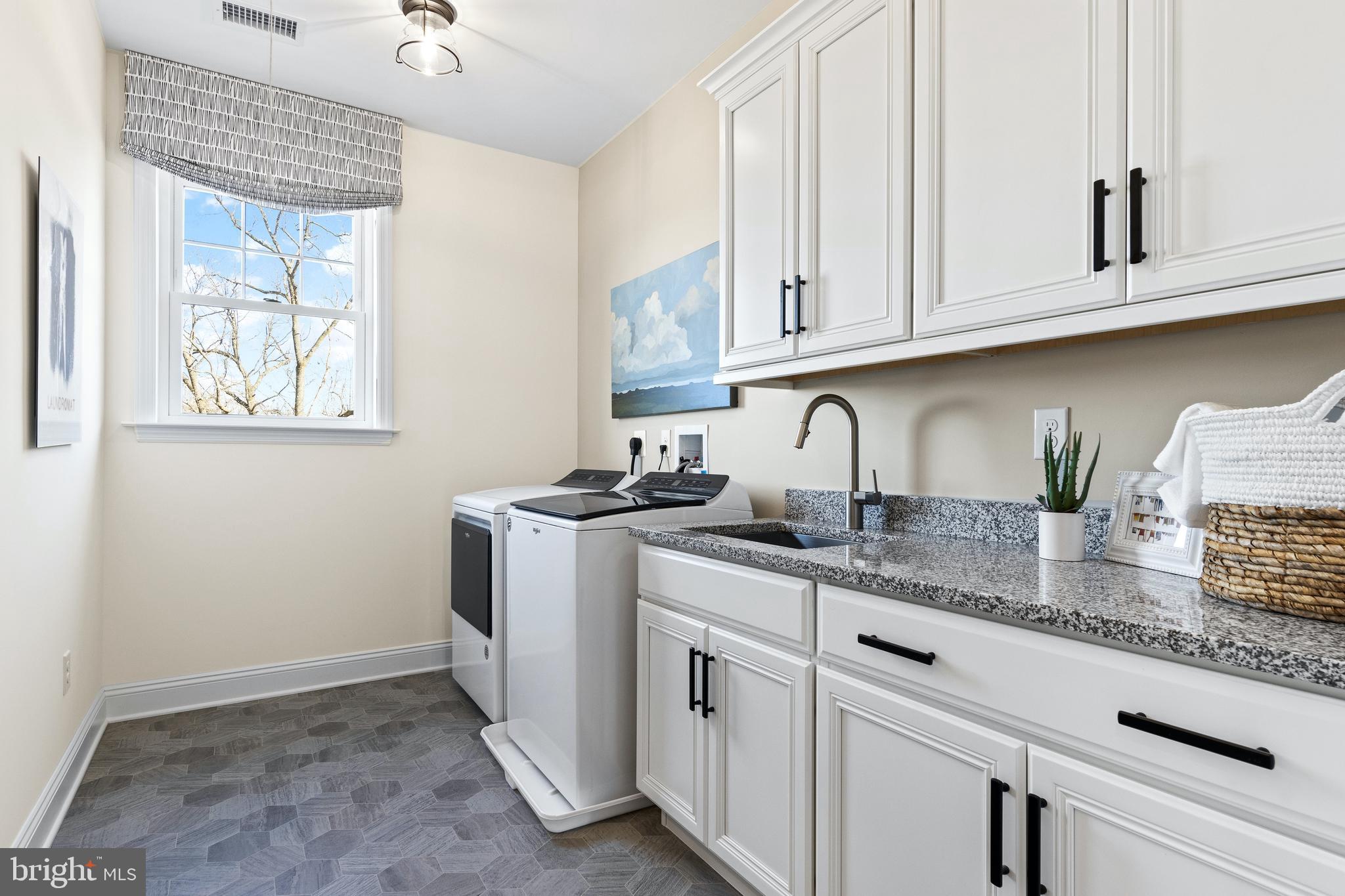 ESTATES AT STONECLIFF - Residential