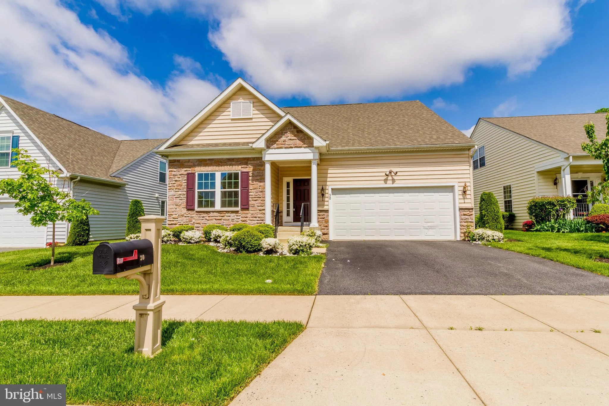 30 Vaughn Lane, Newark, DE 19702