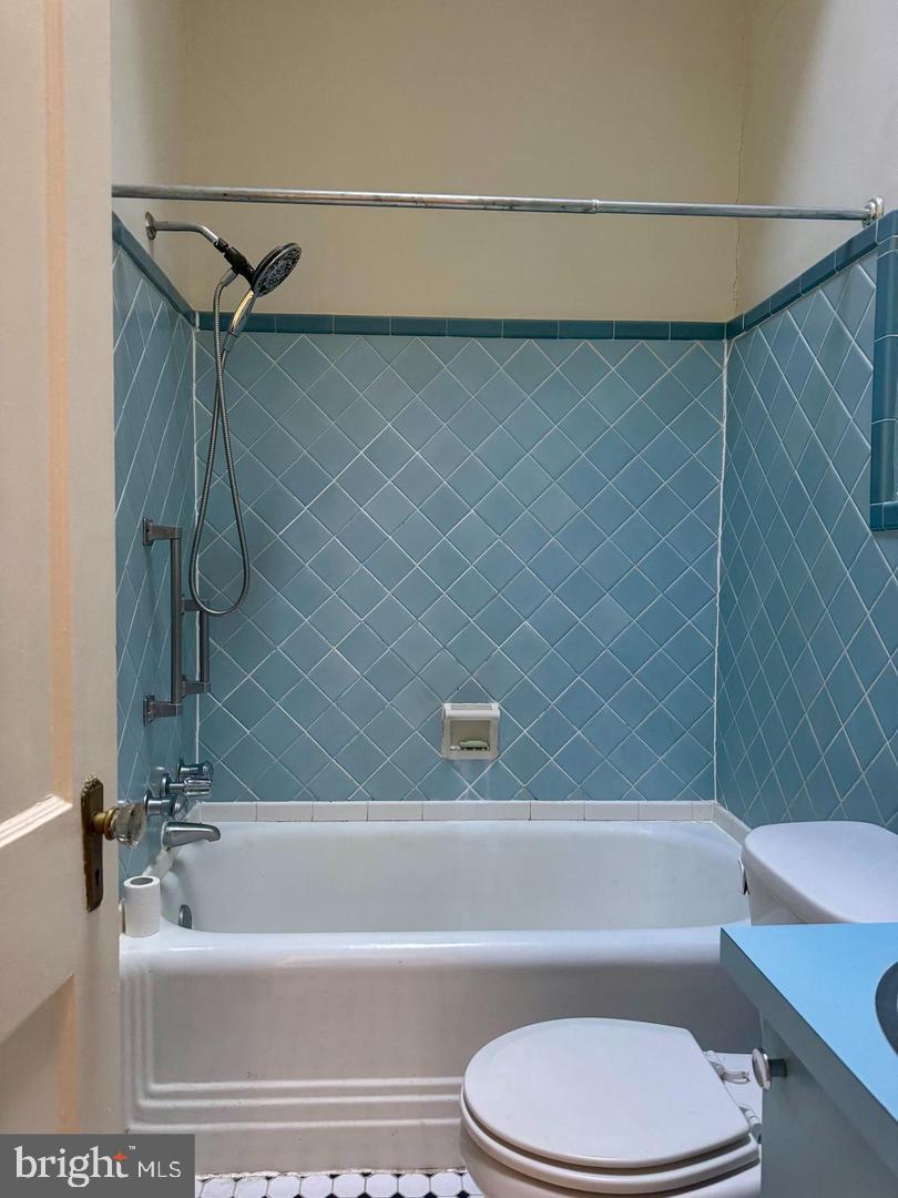 SOCIETY HILL - Residential Lease