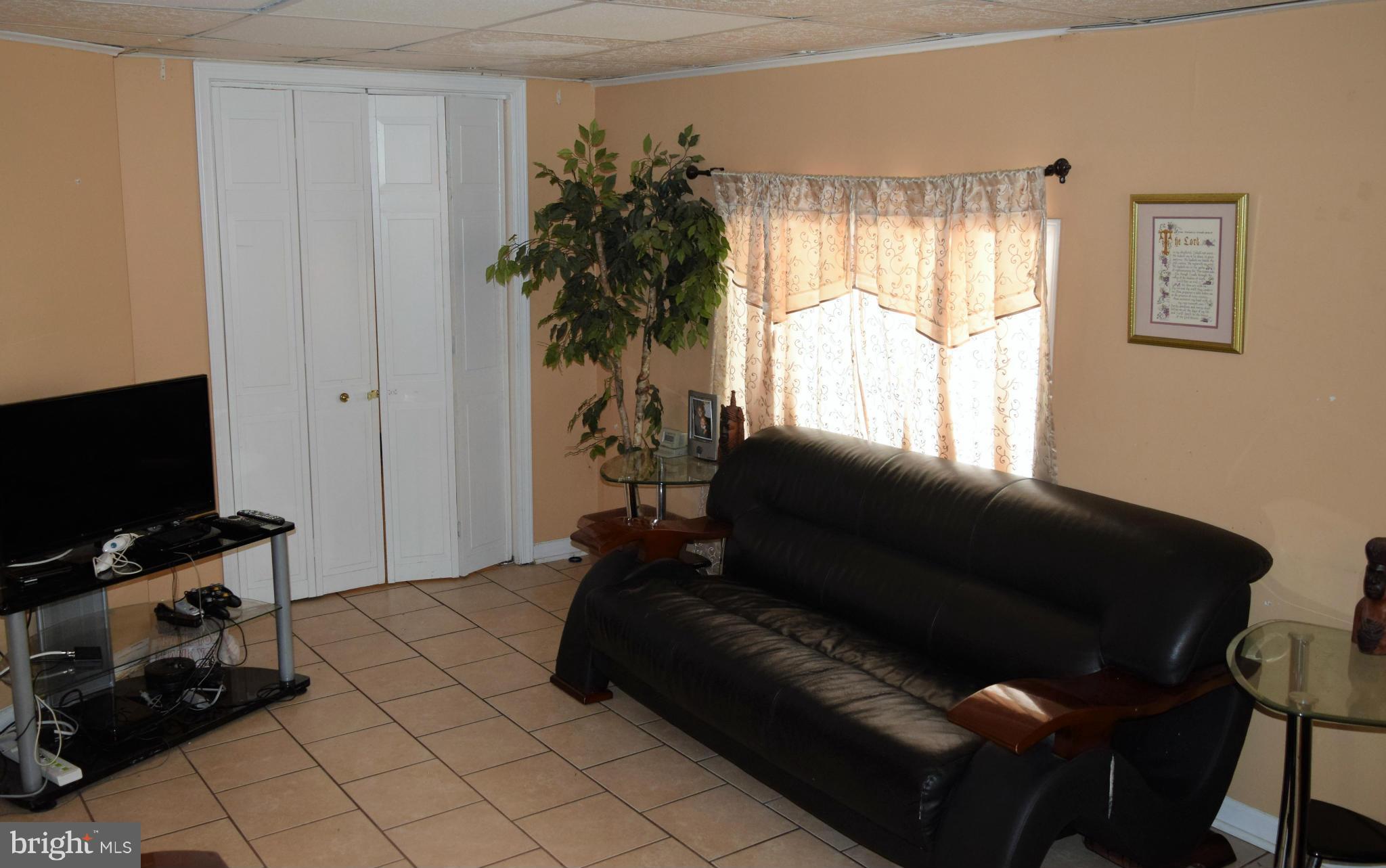 SIGNAL HILL - Residential Lease