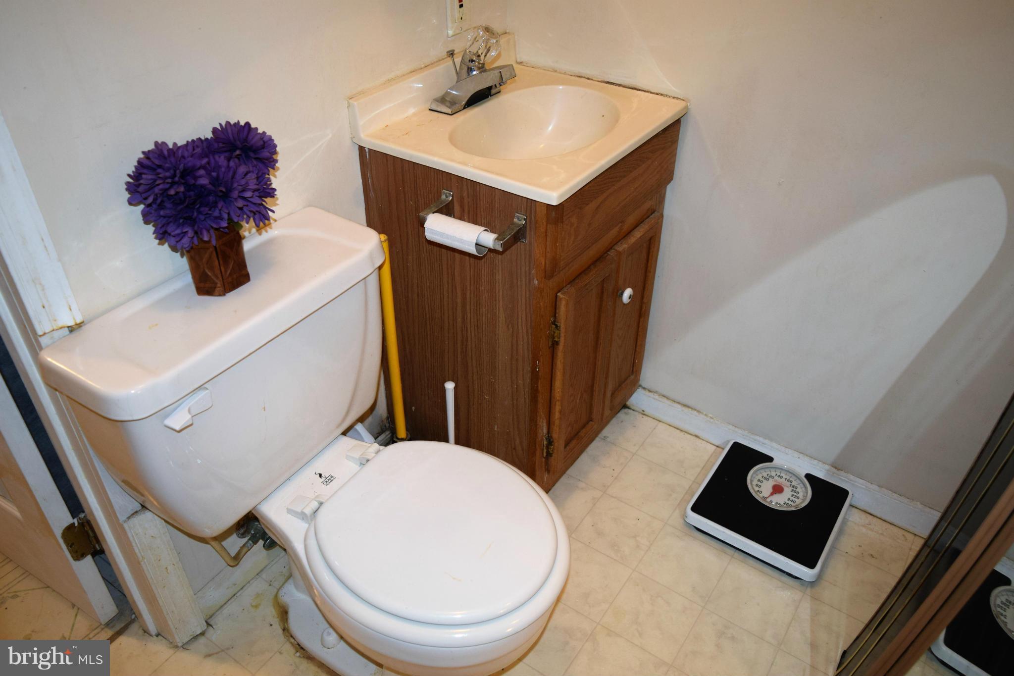 SIGNAL HILL - Residential Lease