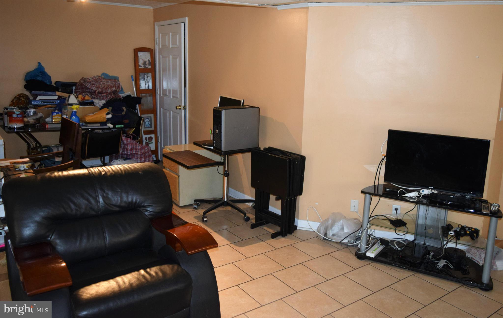 SIGNAL HILL - Residential Lease